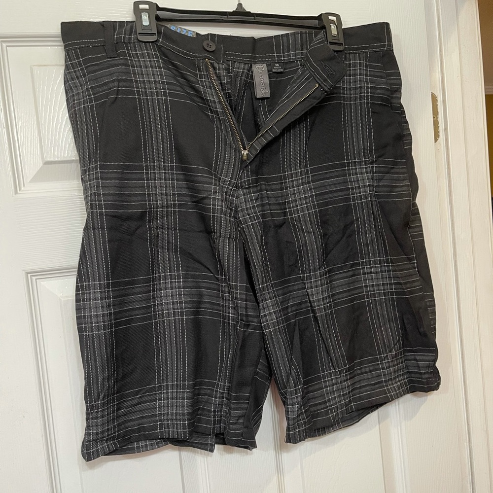 Burnside men’s shorts NWT